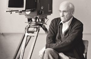 Durgun Almaçta Kurgu Kavramıyla Özdeş Törütmenin Üç Yapıtı