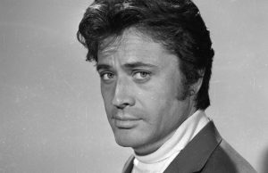 Doğruluğun Özdeşiyle, Üç Ayrı, Dün, Bugün, Yarın Kurmacası