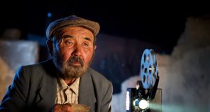 Elde Var Yalnızlık!